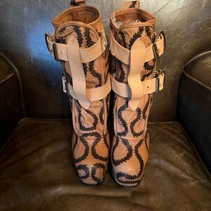 Stylish Tan and Black Women's Boots